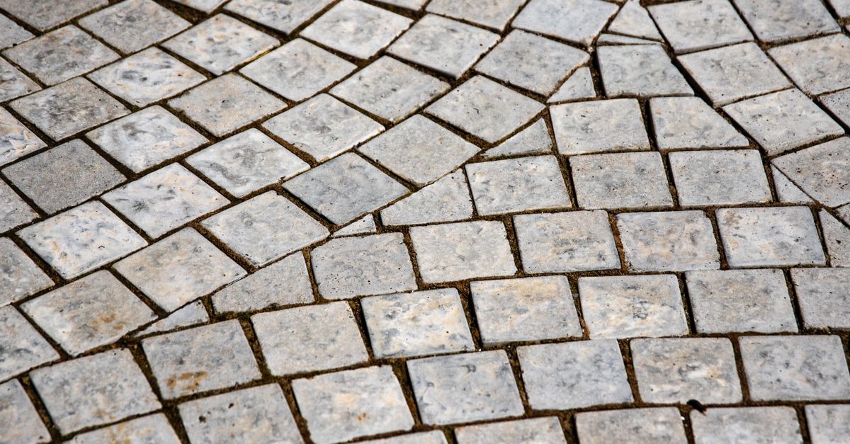 Choosing the Right Maintenance Products for Stain Protection