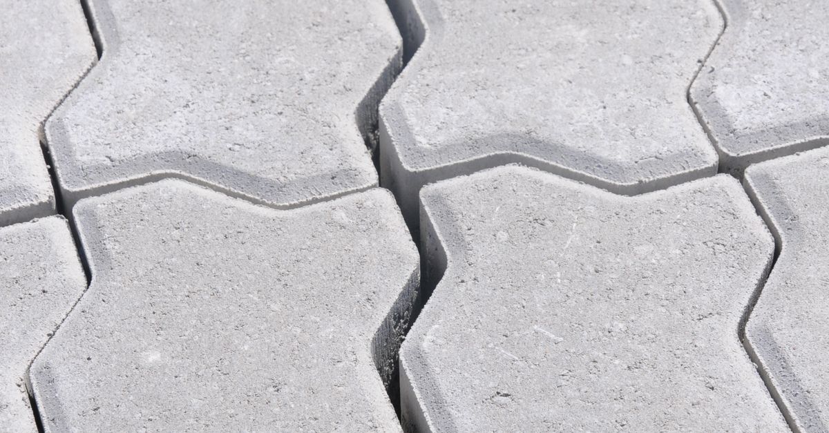 Comparing Fibreglass and Steel Reinforcement for Concrete Driveways